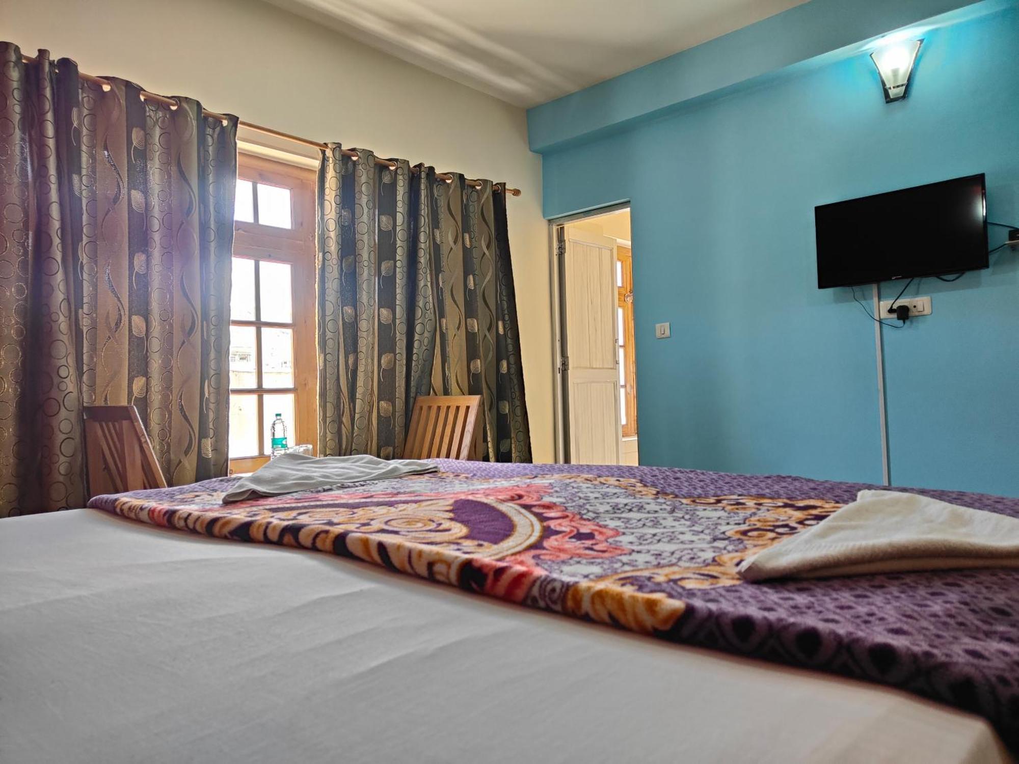 TSASKAN hotel Leh Bagian luar foto
