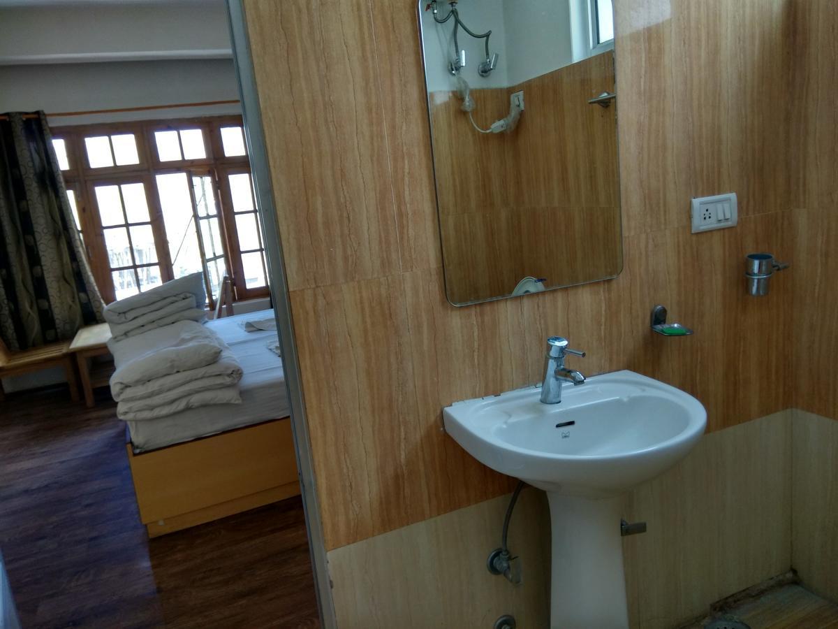TSASKAN hotel Leh Bagian luar foto