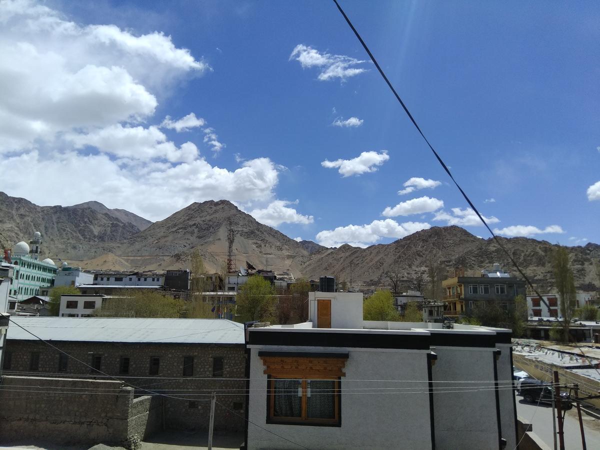 TSASKAN hotel Leh Bagian luar foto