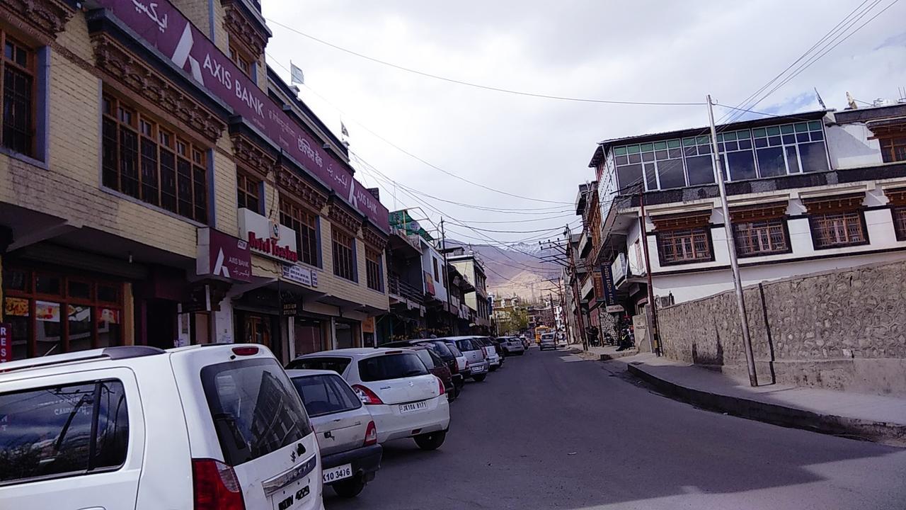 TSASKAN hotel Leh Bagian luar foto